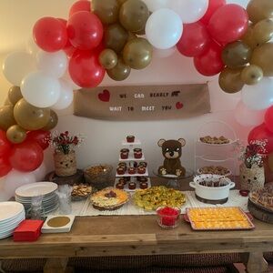 Burlap Banner with Red Hearts "We Can Bearly Wait To Meet You"